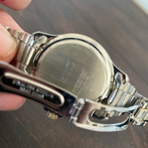 Seiko Silver & Gold Two-Toned Women’s Watch - Crystal Accents SUR 876 - Picture 7 of 7